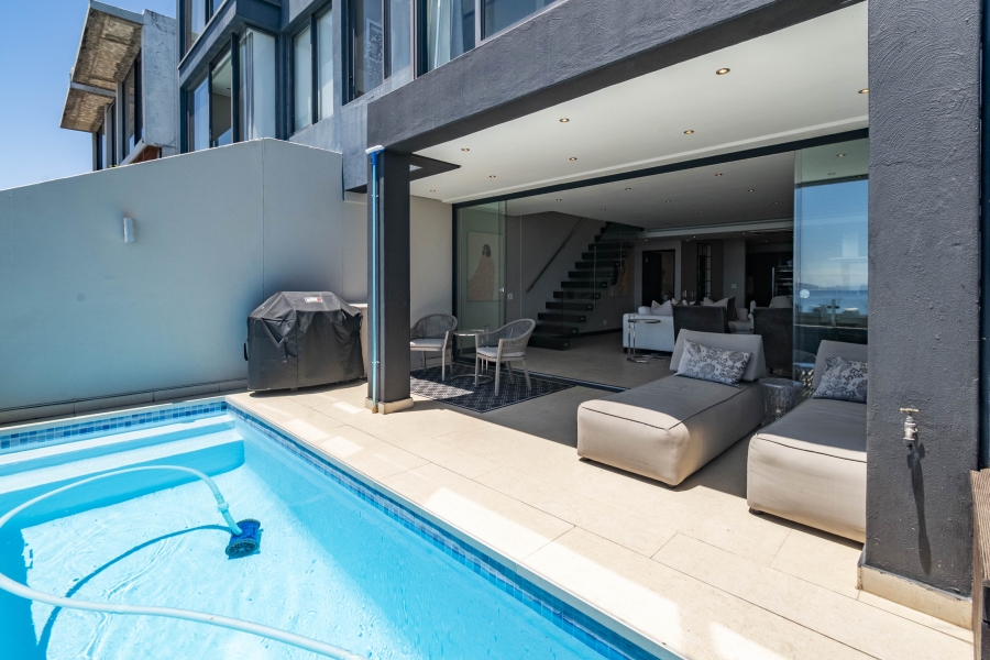 To Let 3 Bedroom Property for Rent in Green Point Western Cape